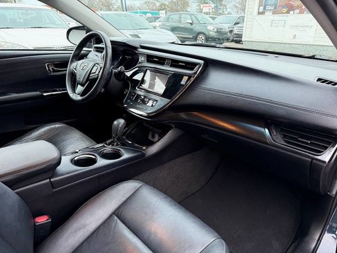 Used 2016 Toyota Avalon XLE image 19