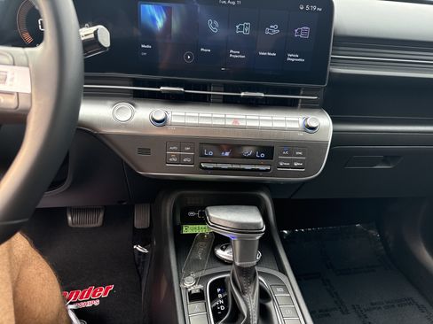 Used 2025 Hyundai Kona SEL AWD/4WD image 24