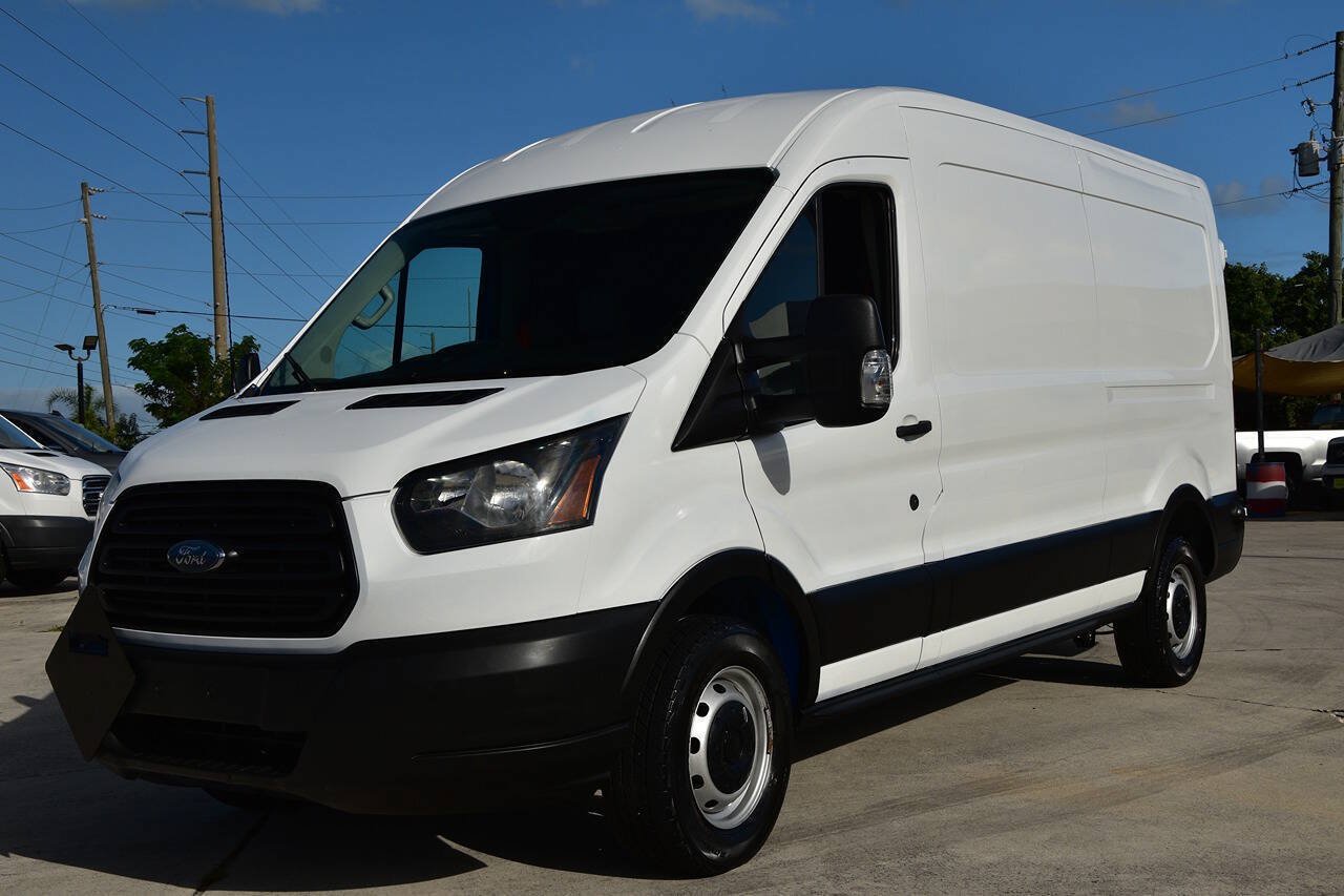 Used 2019 Ford Transit 250 148 Medium Roof RWD image 3
