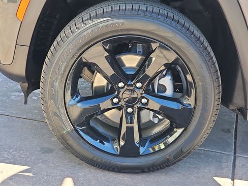 New 2026 Jeep Grand Cherokee Limited image 37