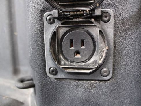 Used 2024 GMC Sierra 2500 AT4 w/ AT4 Premium Plus Package image 16