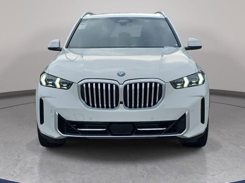 Used 2025 BMW X5 xDrive50e AWD/4WD image 2
