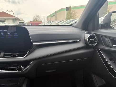 Used 2025 Chevrolet Equinox LT FWD image 35