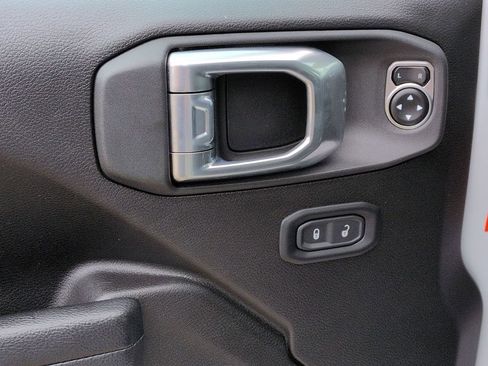 Used 2024 Jeep Wrangler Willys 4xe image 9