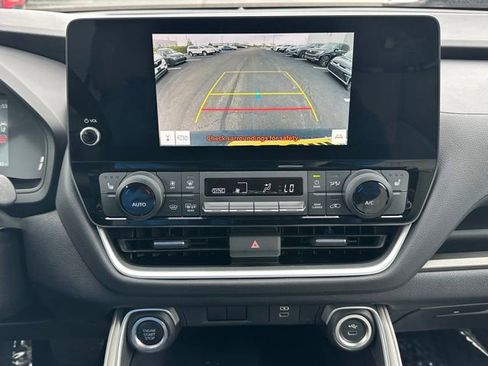 Used 2024 Toyota Grand Highlander AWD image 35