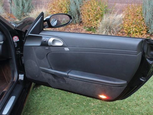 Used 2005 Porsche Boxster S image 40