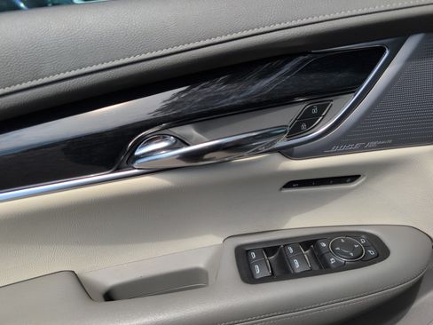 Used 2020 Cadillac XT6 Premium Luxury FWD image 8