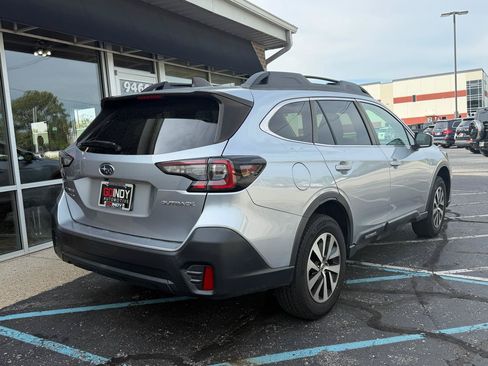 Used 2022 Subaru Outback Premium AWD/4WD image 4