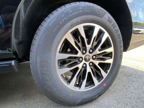 New 2025 Ford Expedition Max Active image 9