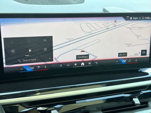 Used 2024 BMW X5 M60i w/ Climate Comfort Package image 23