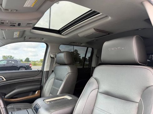 Used 2018 GMC Yukon XL Denali w/ Denali Ultimate Package AWD/4WD image 16