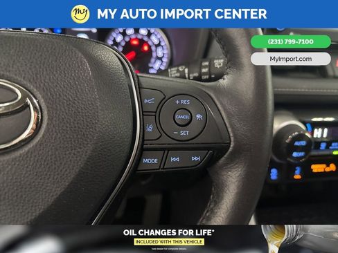 Used 2022 Toyota RAV4 XLE w/ Convenience Package image 17