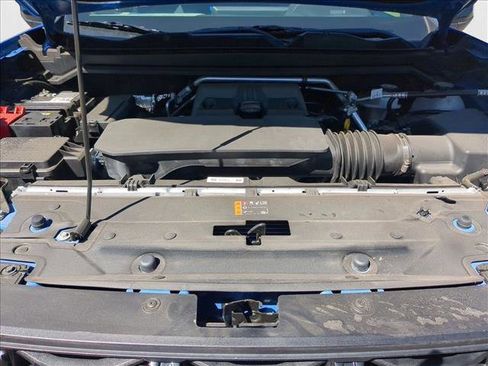 New 2025 GMC Canyon Elevation w/ Convenience Package image 17