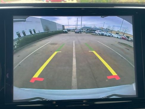 Used 2025 Chrysler Pacifica Limited image 17