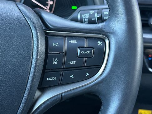 Used 2024 Lexus UX 250h 250h Base image 32