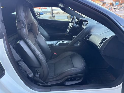 Used 2015 Chevrolet Corvette Z06 w/ 3LZ Preferred Equipment Group image 13