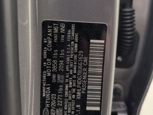 Used 2024 Hyundai Elantra Limited image 46