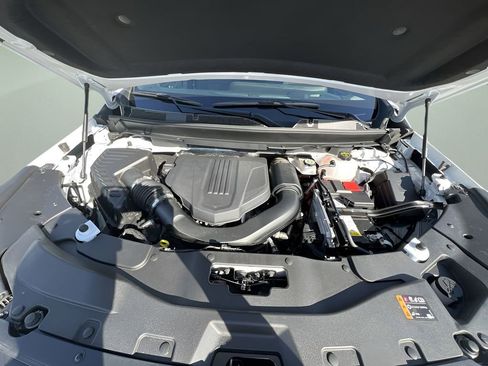 Used 2025 Chevrolet Traverse LT image 29