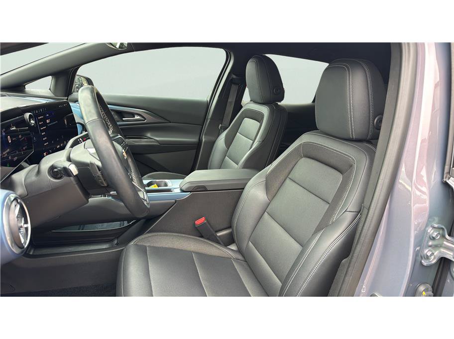 Used 2024 Chevrolet Equinox EV LT FWD image 11