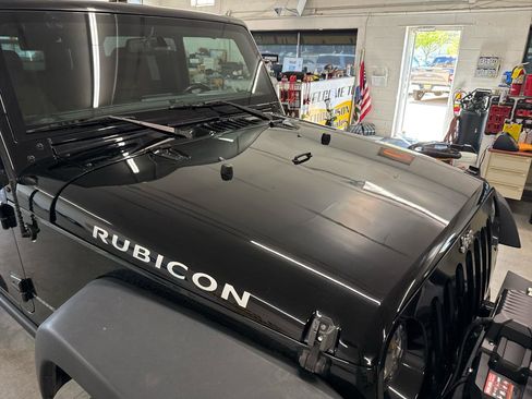 Used 2015 Jeep Wrangler Rubicon w/ Power Convenience Group AWD/4WD image 52