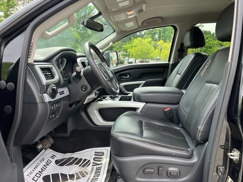 Used 2018 Nissan Titan PRO-4X AWD/4WD image 12