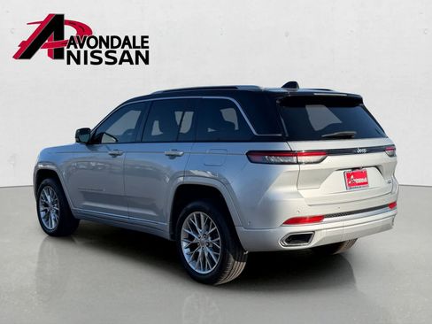 Used 2022 Jeep Grand Cherokee Summit w/ Luxury Tech Group V RWD image 4