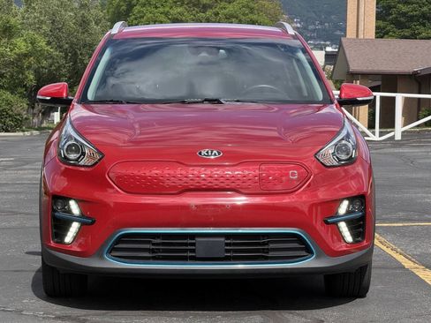 Used 2020 Kia Niro EX FWD image 2