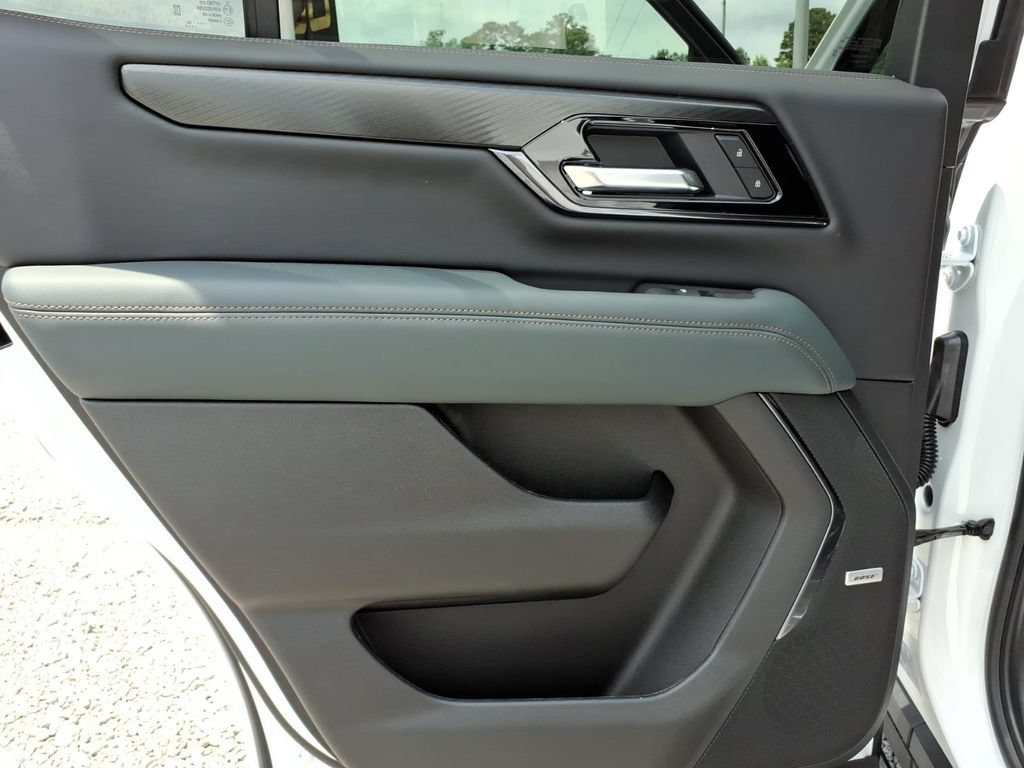 New 2026 GMC Yukon AT4 w/ AT4 Premium Plus Package AWD/4WD image 18