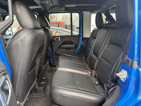 Certified 2023 Jeep Wrangler Sahara w/ Cold Weather Group image 10