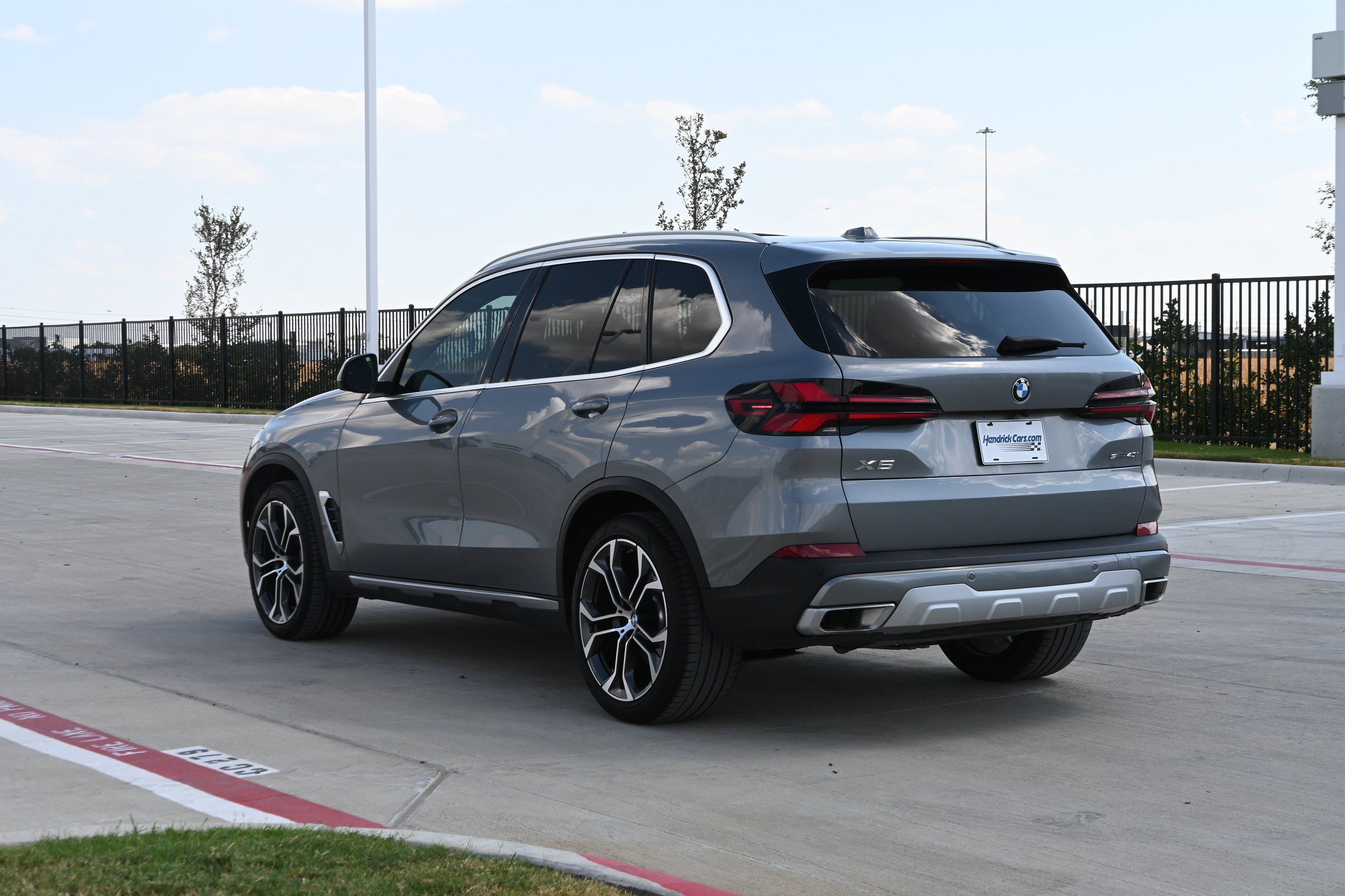 Certified 2025 BMW X5 sDrive40i w/ Parking Assistance Package RWD image 7