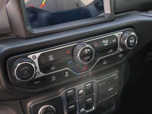 Used 2021 Jeep Gladiator Mojave image 36