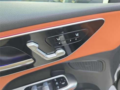 Used 2026 Mercedes-Benz GLC 300 4MATIC image 17