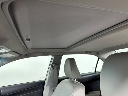 Used 2014 Toyota Camry XLE w/ Leather Package FWD image 14
