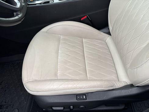 Used 2019 Buick Regal Avenir w/ Driver Confidence Package II image 8