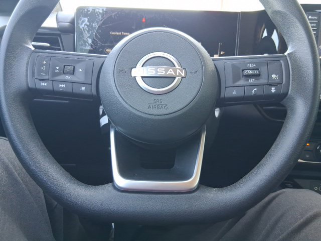 Used 2025 Nissan Kicks S FWD image 13