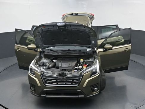 Used 2023 Subaru Forester Premium AWD/4WD image 40