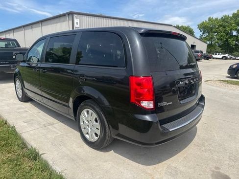 Used 2016 Dodge Grand Caravan SE w/ Quick Order Package 29E SE FWD image 2