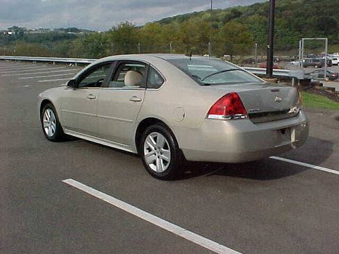 Used 2011 Chevrolet Impala LS image 8