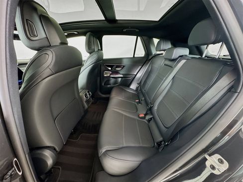 Used 2026 Mercedes-Benz GLC 300 image 27