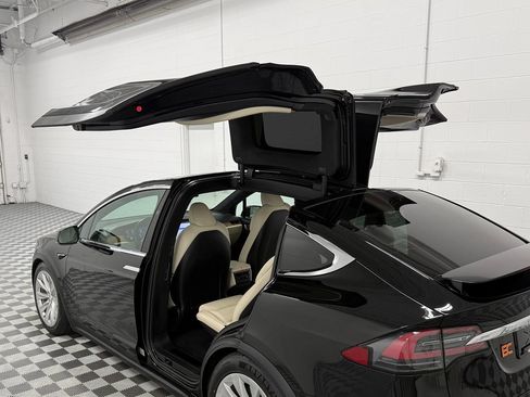 Used 2020 Tesla Model X Long Range AWD/4WD image 11