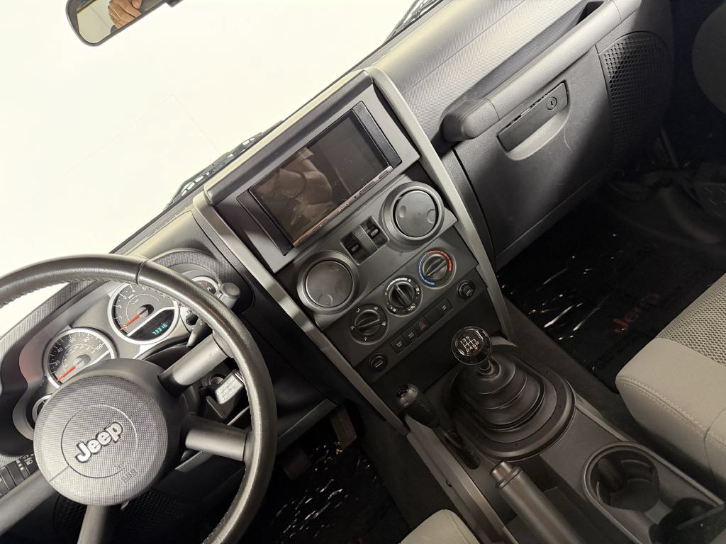 Used 2007 Jeep Wrangler Rubicon w/ Dual Top Group AWD/4WD image 25