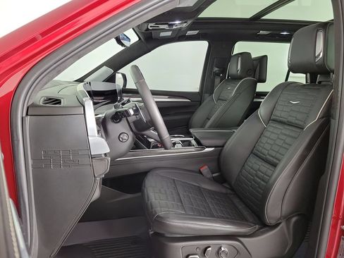 Certified 2025 Cadillac Escalade V w/ LPO, Floor Liner Package AWD/4WD image 19