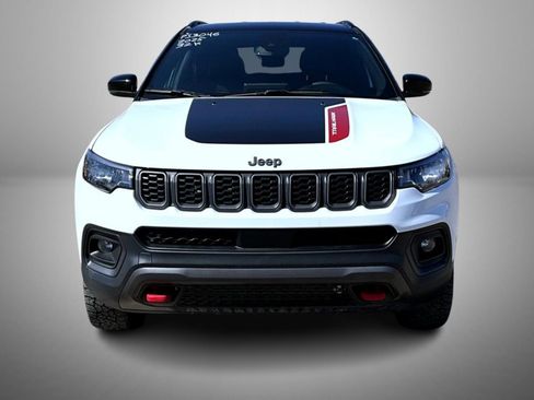 Certified 2025 Jeep Compass Trailhawk AWD/4WD image 2