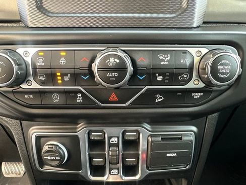 Used 2020 Jeep Wrangler Unlimited Sport S image 32