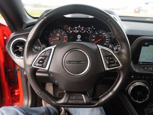 Used 2017 Chevrolet Camaro SS image 4