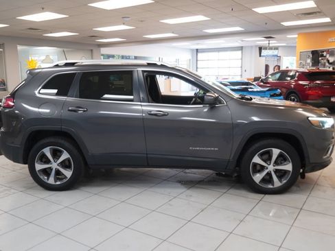 Used 2019 Jeep Cherokee Limited AWD/4WD image 11