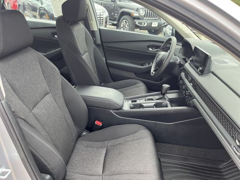 Used 2024 Honda Accord EX image 18