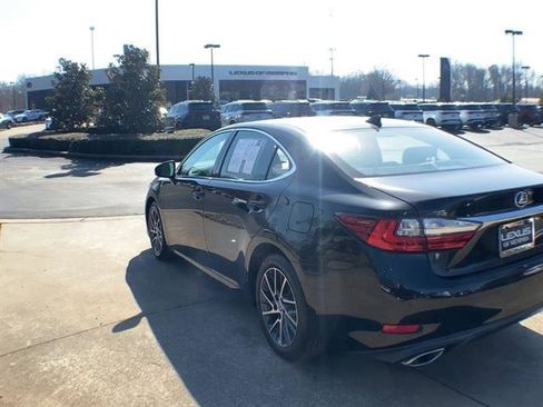 Used 2018 Lexus ES 350 w/ Luxury Package w/Wood Trim image 6