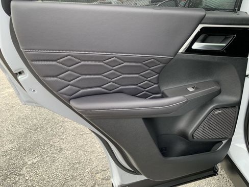 New 2025 Mitsubishi Outlander SEL image 21