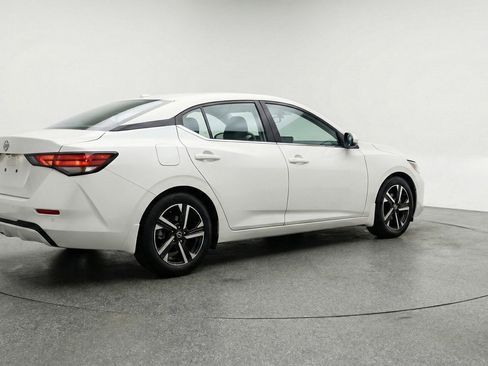 Used 2025 Nissan Sentra SV image 9